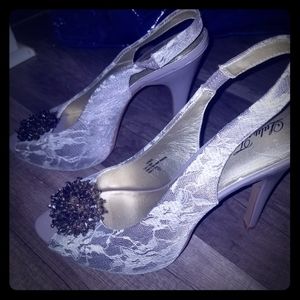 Lulu Townsend cream/beige heels with lace and deco